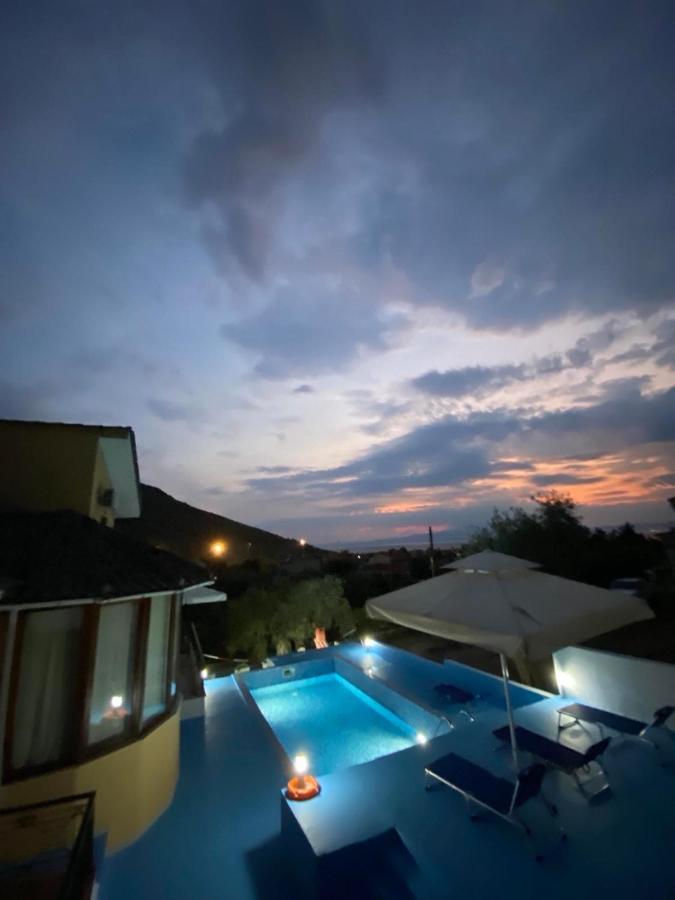 Villa Loridis Prínos Exteriör bild