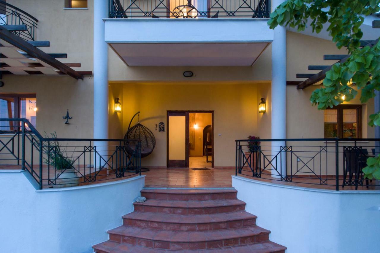 Villa Loridis Prínos Exteriör bild